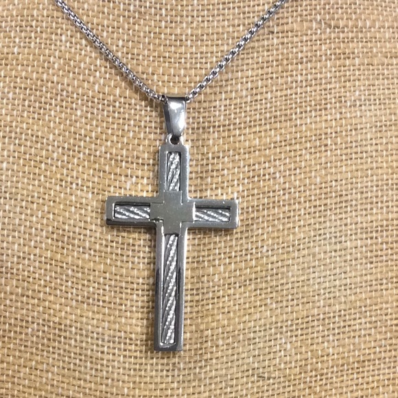 NWT MENS STAINLESS STEEL CROSS WITH ROLO CHAIN - Picture 4 of 9
